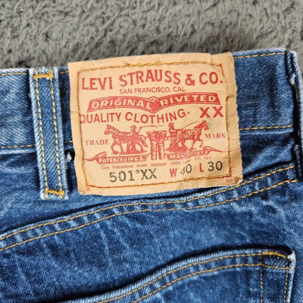 Levis 501 Mens Blue Jeans 40x30 Original Fit Button Fly Medium Wash‎ 00501-0000